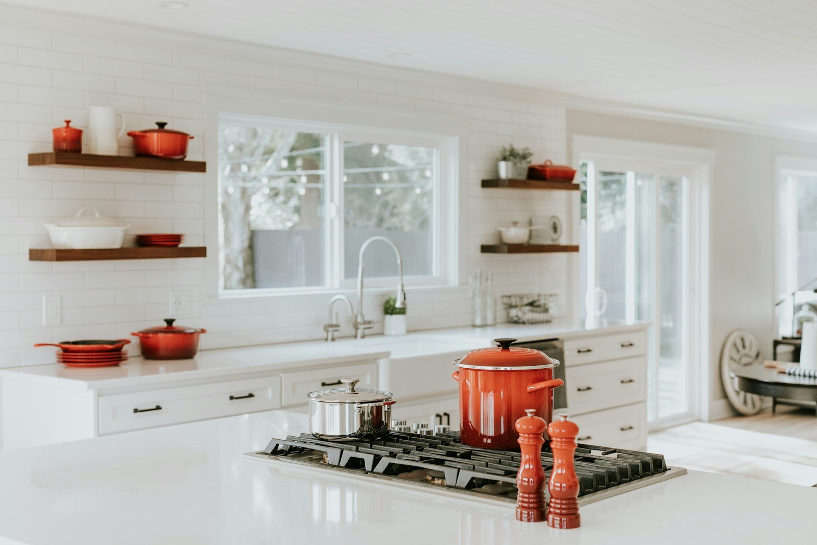 Kitchen Remodeling in Highland MD - Luxury Bright Kitchen - AmeriPro Remodeling